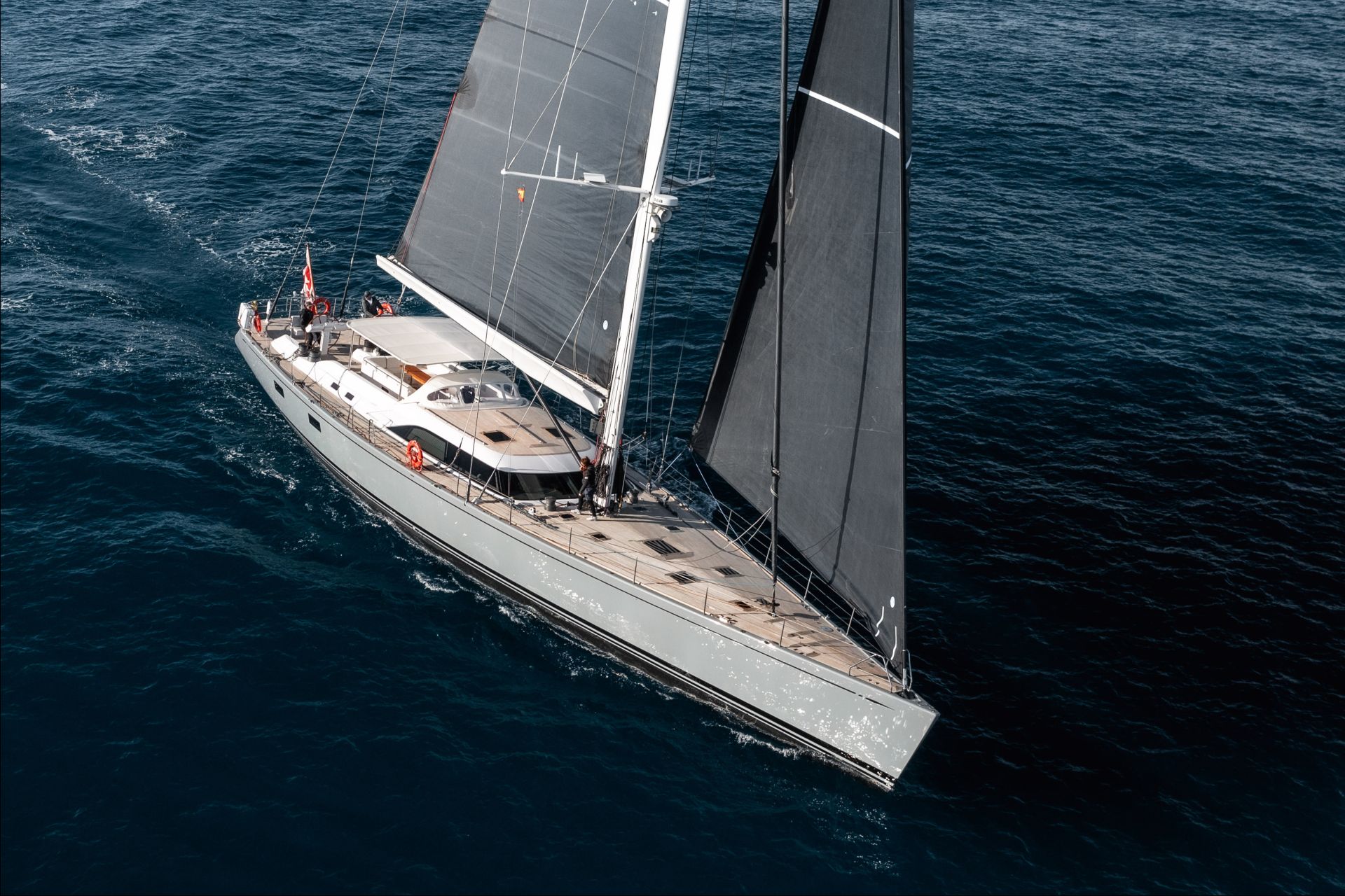 <p class="text-center"><strong>YACHT CHARTER</strong></p>
