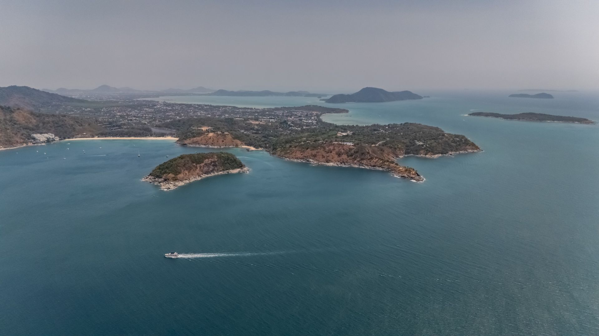 <p class="text-center">YACHT CHARTER IN THAILAND</p>
